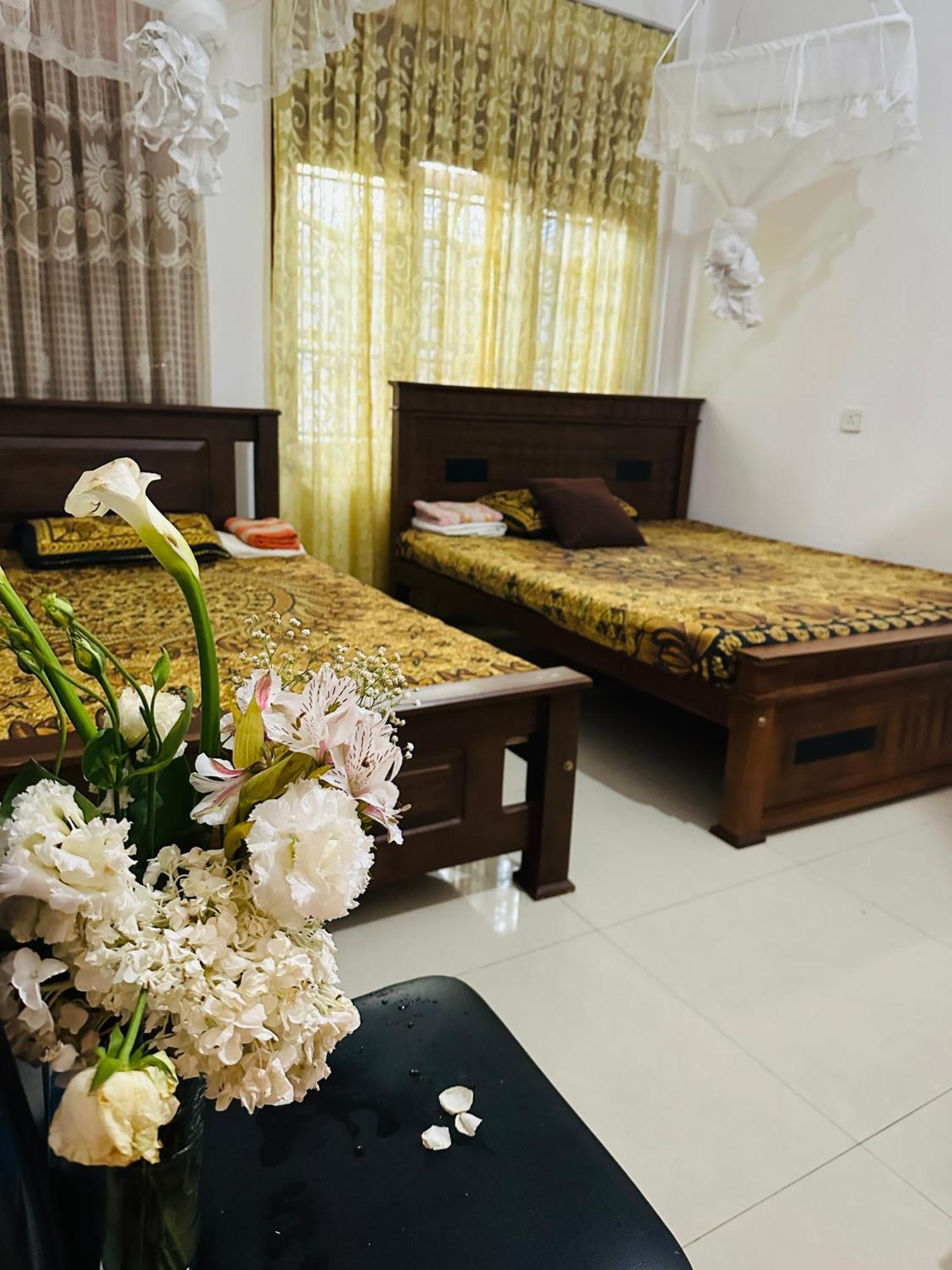 Golden Town Hostel Tangalle Exterior foto