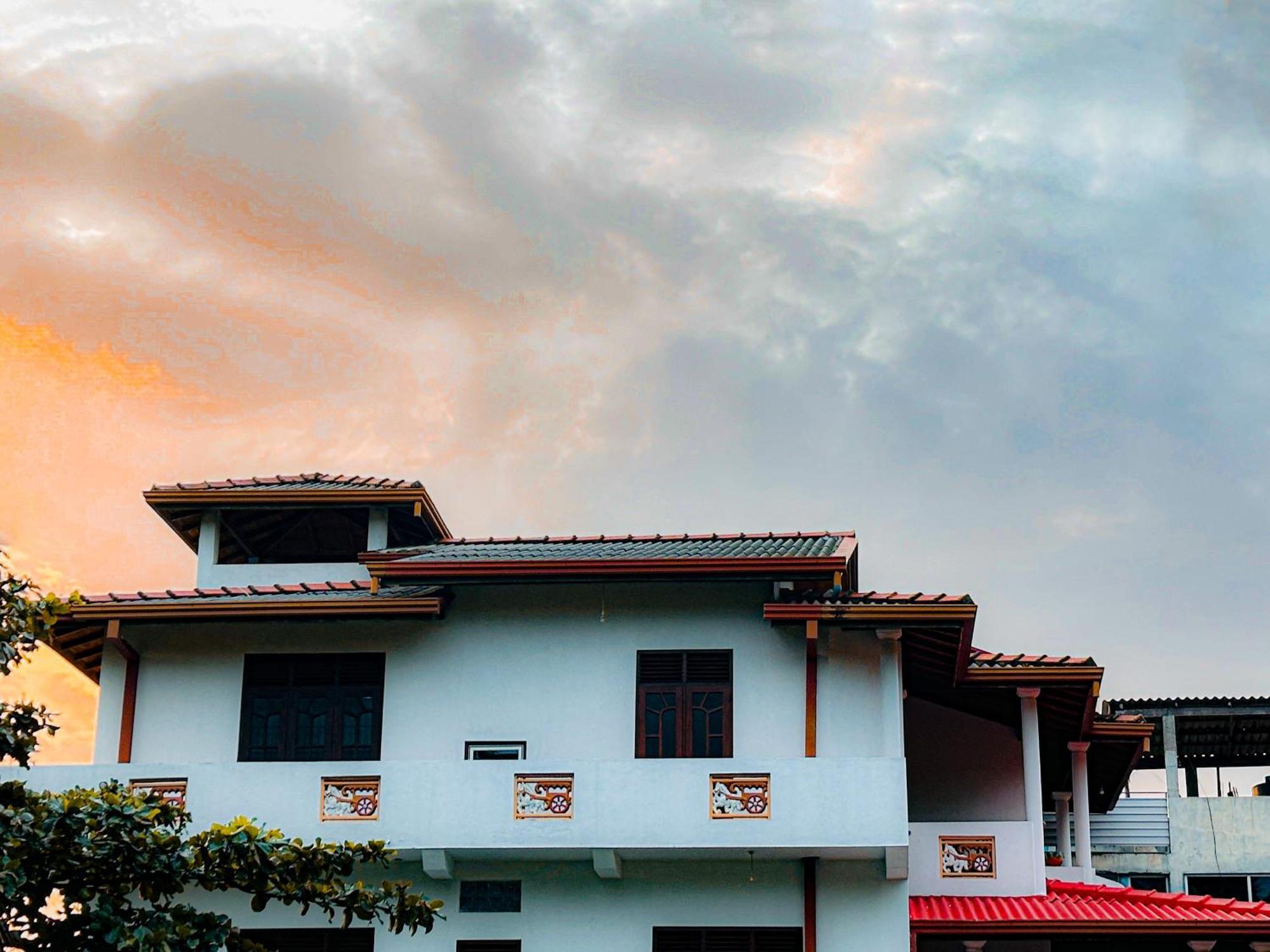 Golden Town Hostel Tangalle Exterior foto