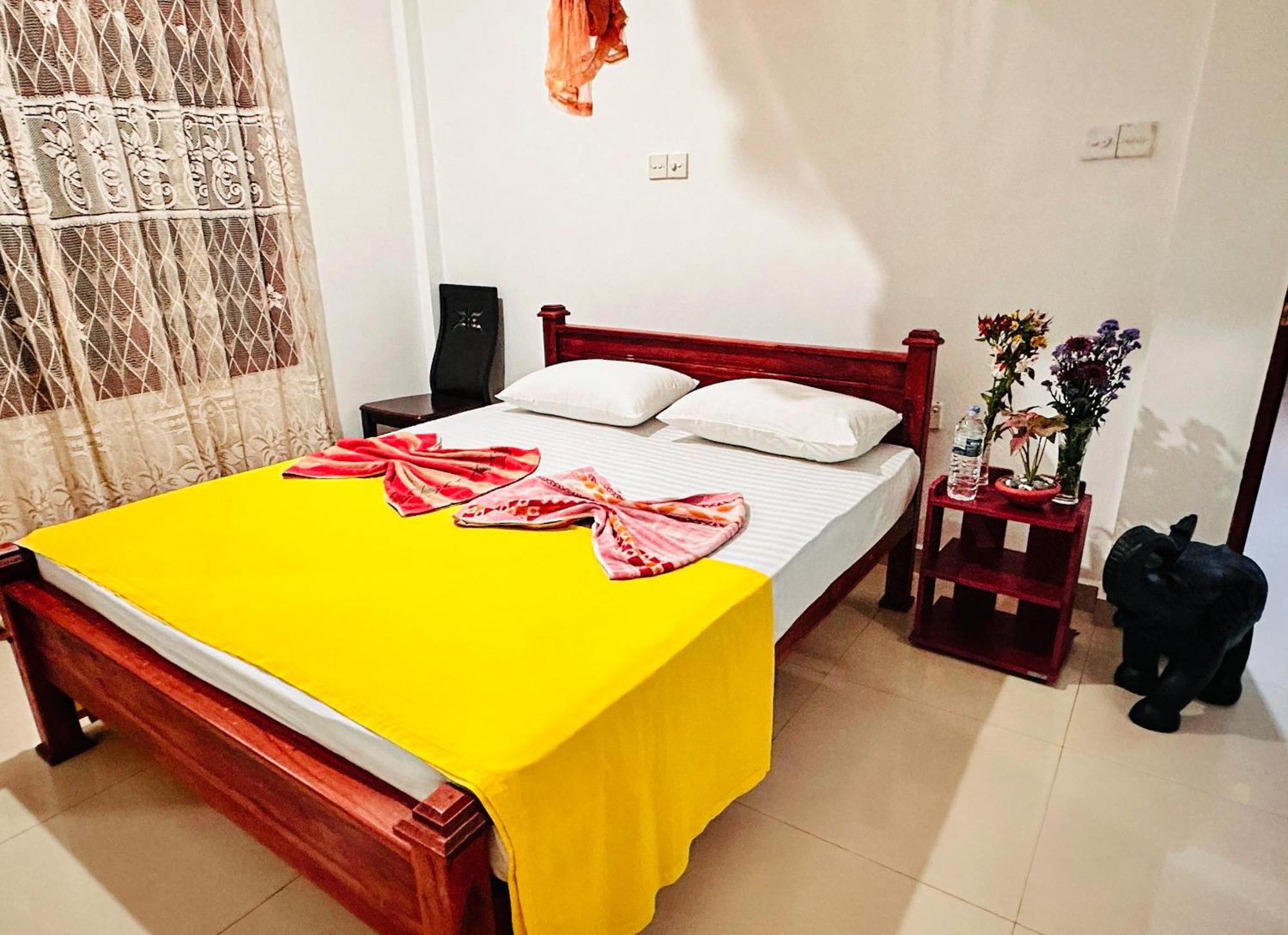 Golden Town Hostel Tangalle Exterior foto